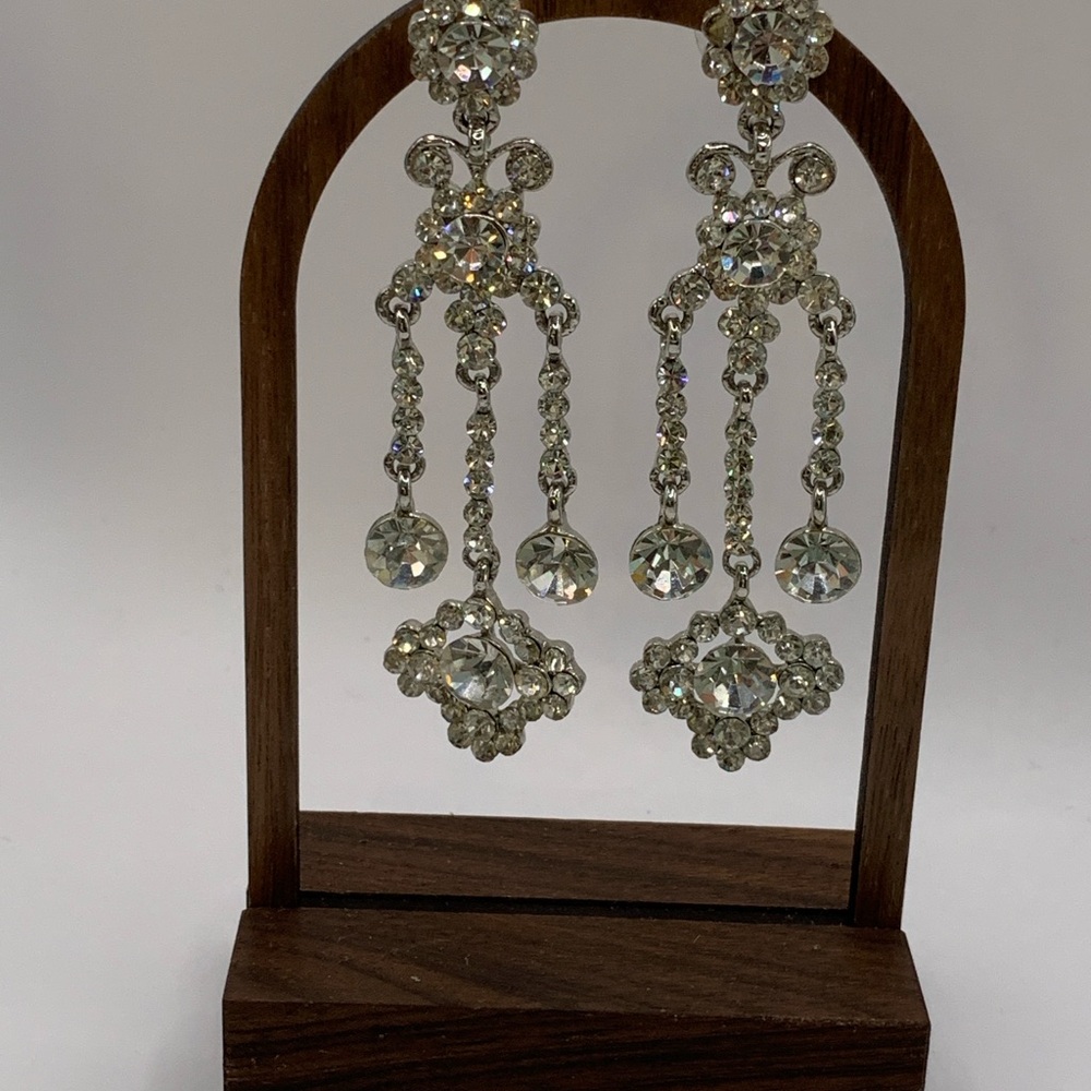 Elegant Silver Crystal Drop Earrings